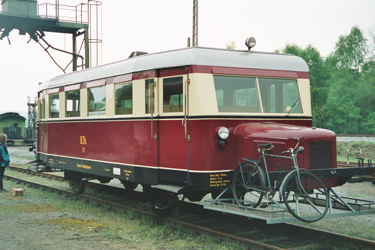 VT12 Bremen-Thedighausener Eisenbahn BTh in Bochum-Dalhausen, 199x