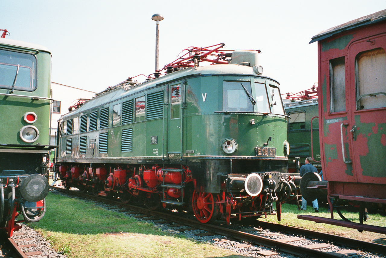 E18 31 in Dresden, 199x