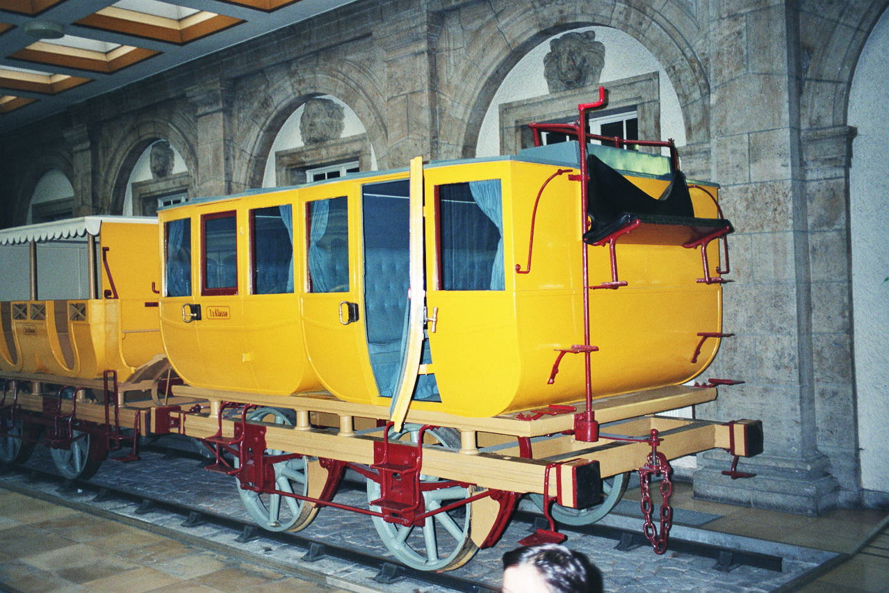 Personenwagen des Adler-Zuges in Nürnberg, 199x