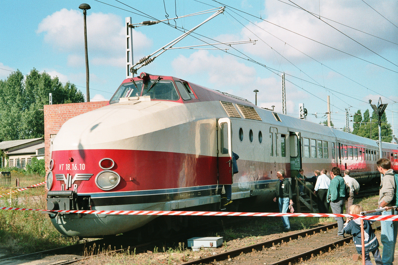 VT18.16.10 in Berlin-Schöneweide, 199x