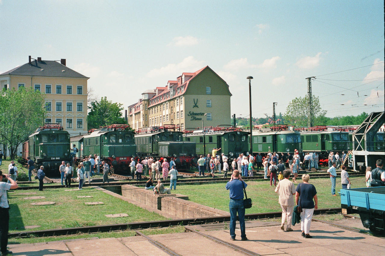 E04 01, E44 046, E77, E94 056 in Dresden, 199x