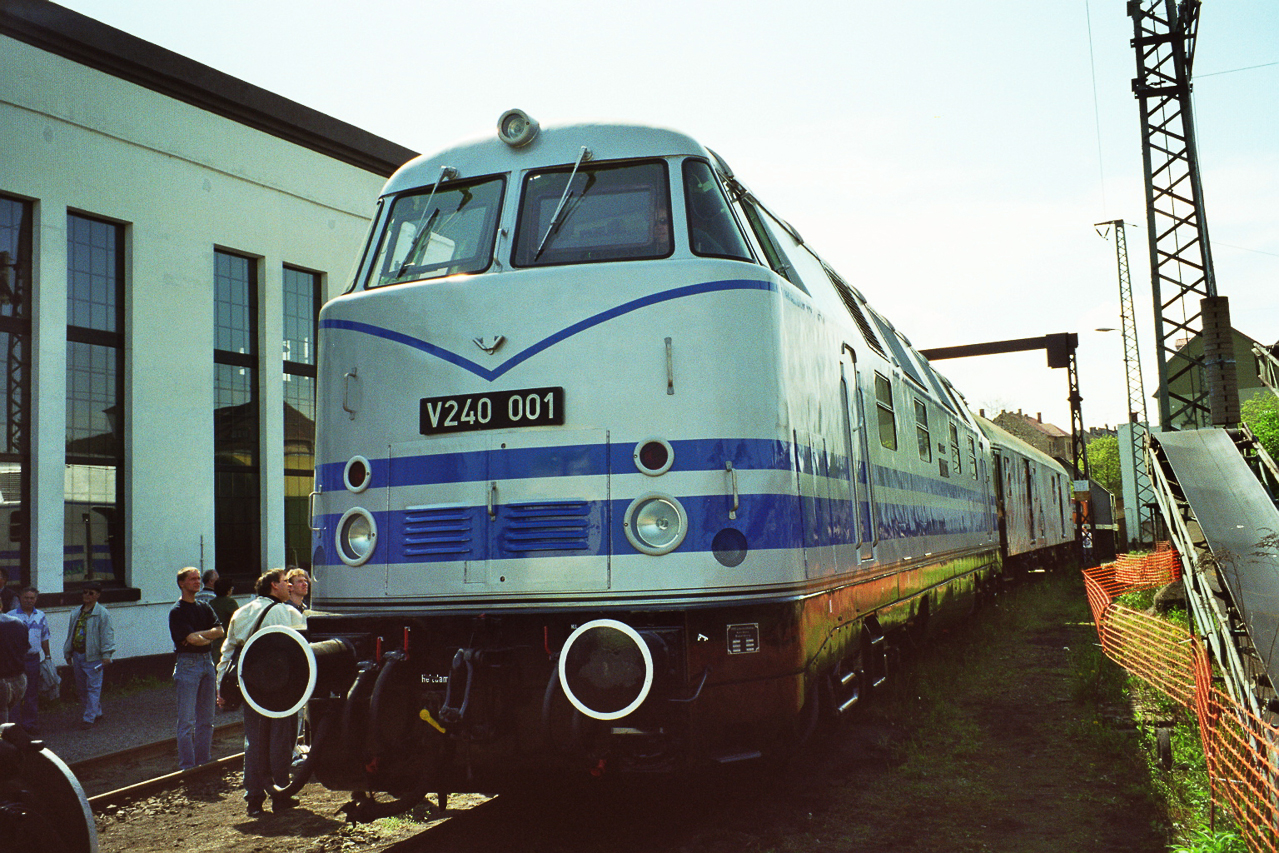 V240 001 in Dresden, 199x
