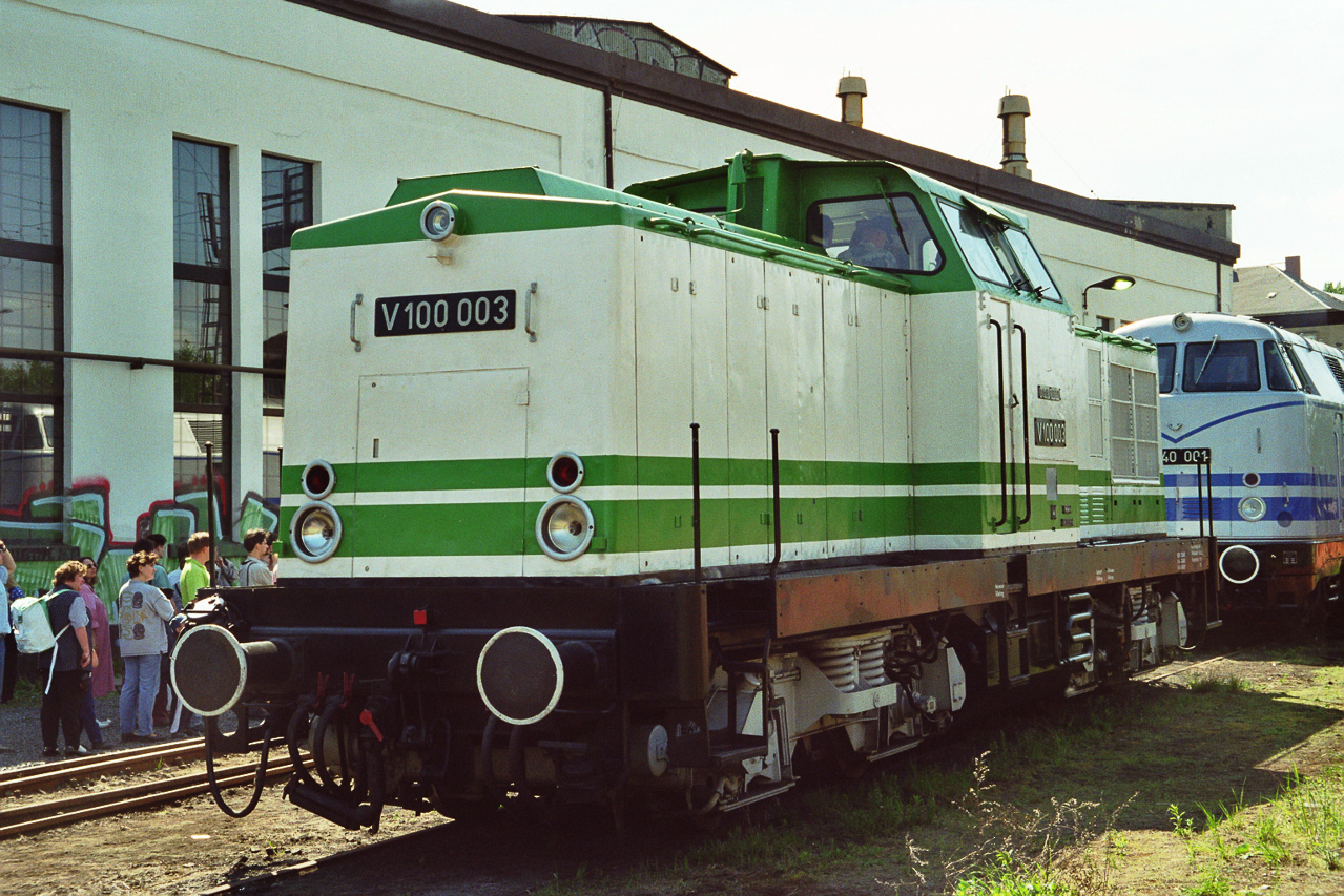 V100 003 in Dresden, 199x