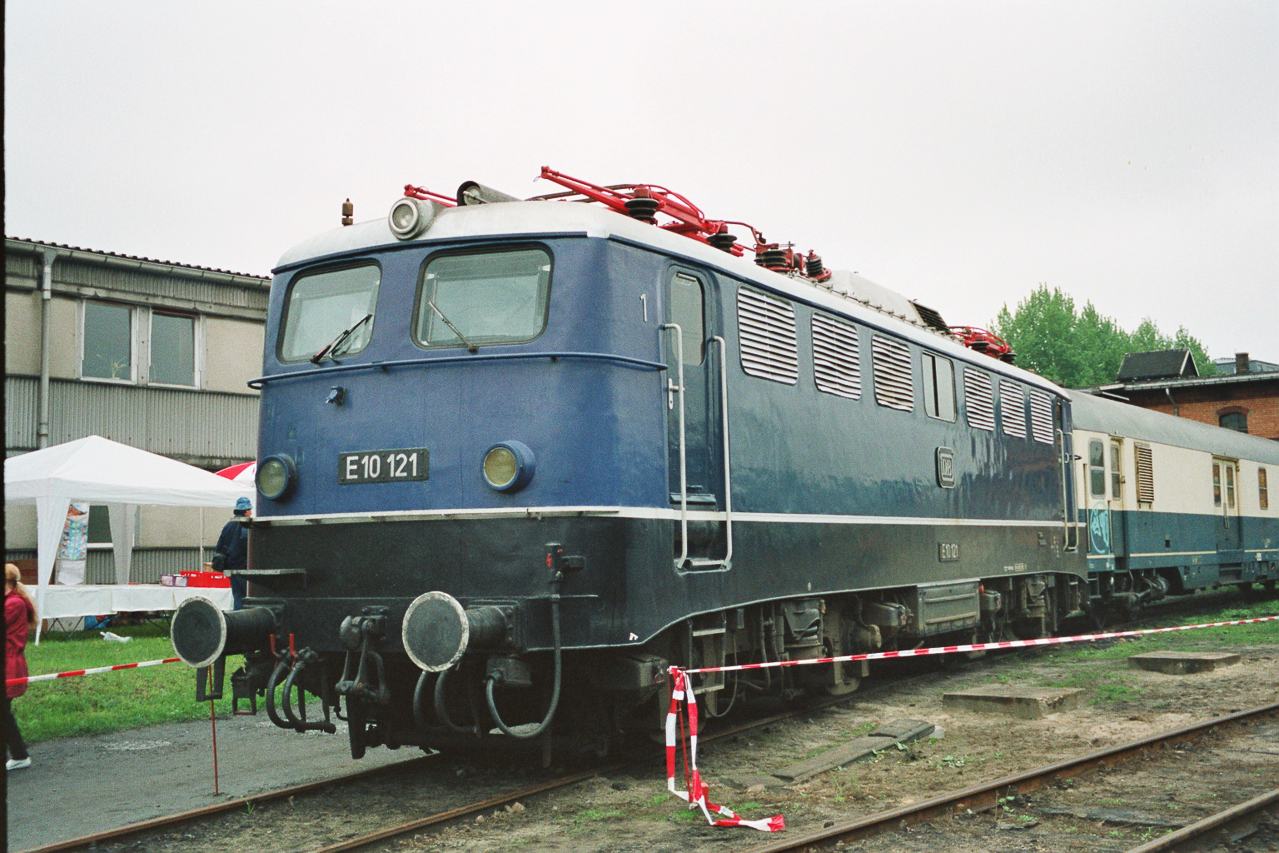 E10 121 in  Dresden, 199x
